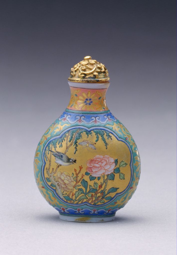 图片[1]-Glass body painting enamel flower and bird painting snuff bottle-China Archive